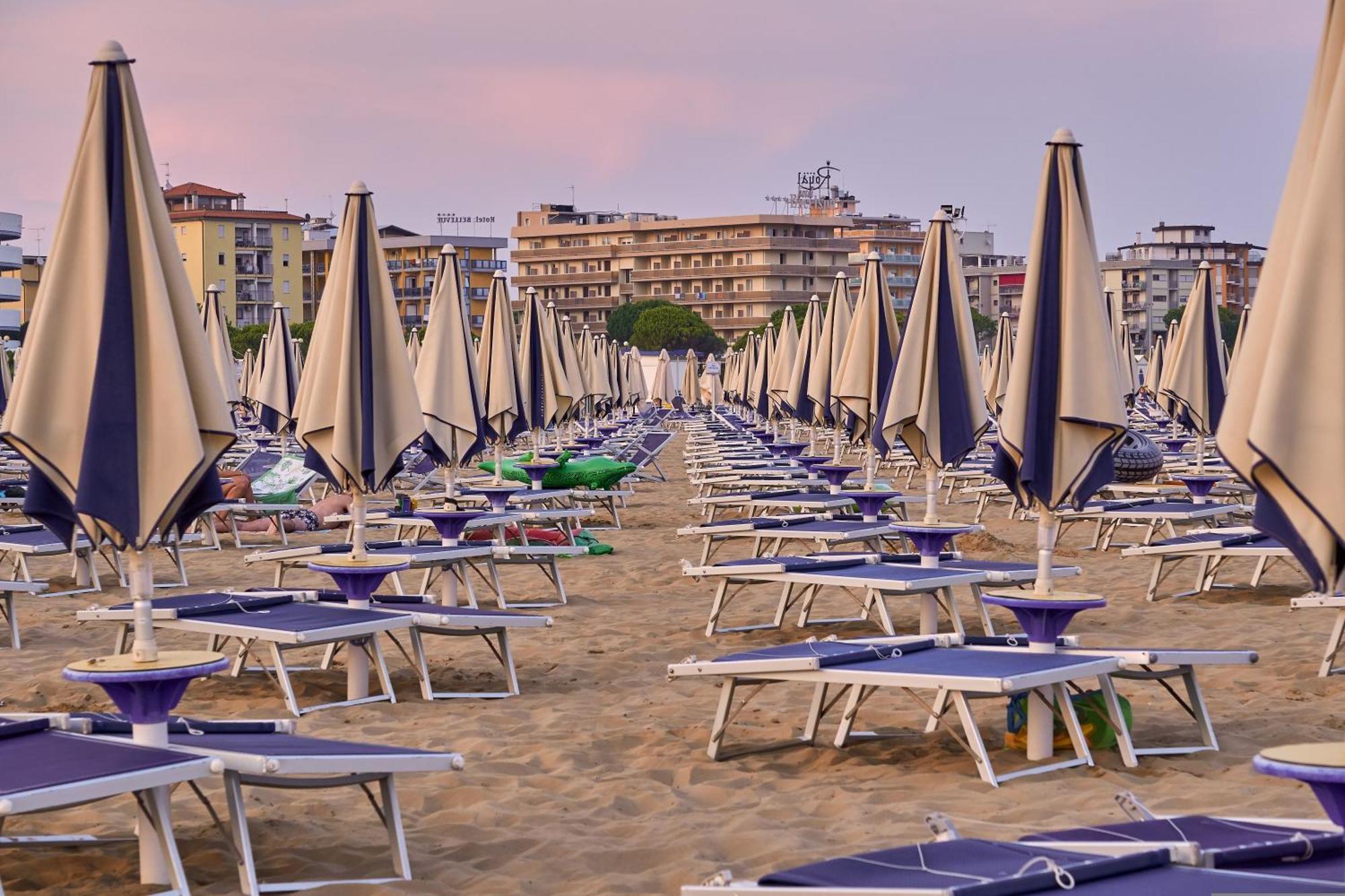 Enjoy Your Only 100m From The Sea - Beahost *